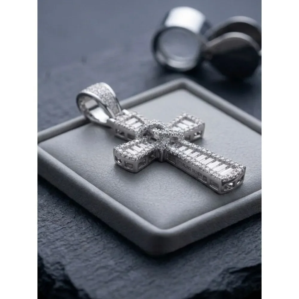 Luxurious 1.34CT Moissanite Baguette Cross Necklace Pendant 925 Sterling Silver